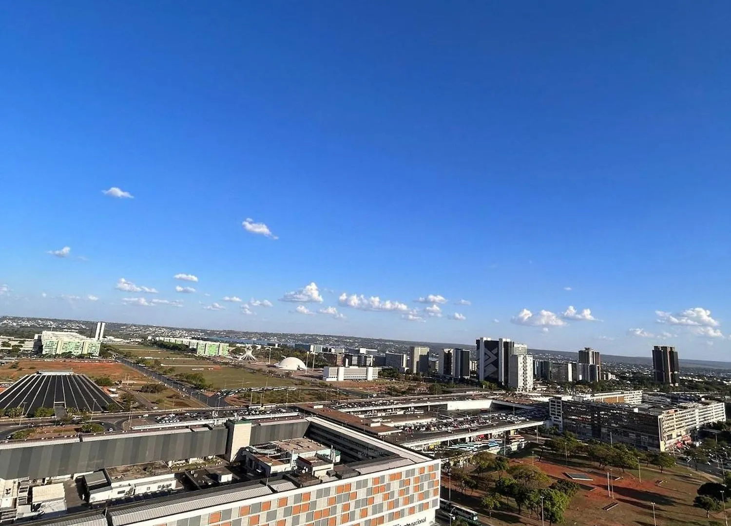 Sm1116 Apart Hotel Em Andar Alto Regiao Central Brasilia Apartment