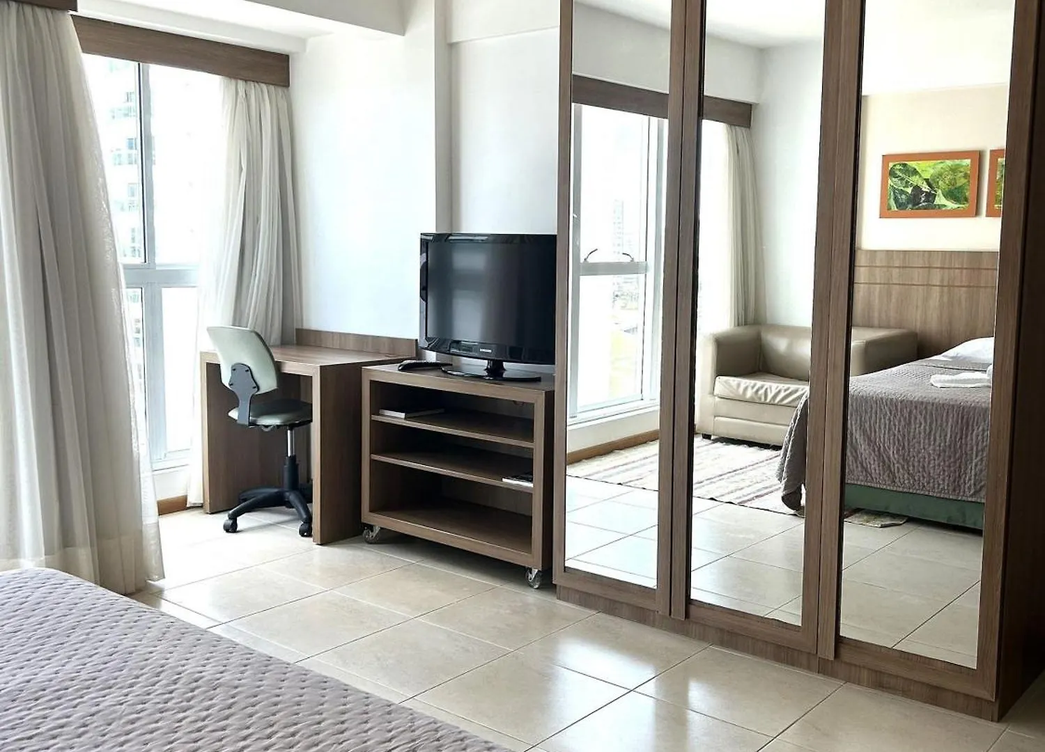 Sm1116 Apart Hotel Em Andar Alto Regiao Central Brasilia